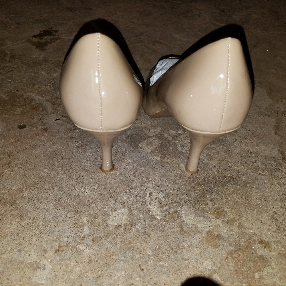 Shoe - Picture 3 of 3